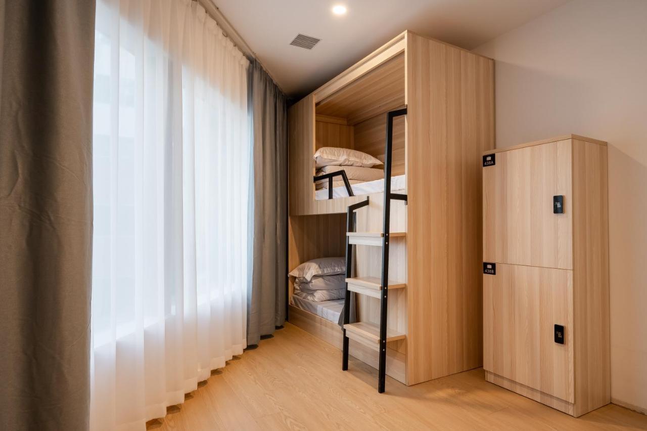 Bed 4-Bed Male Dormitory Room,1303842400:JPEG